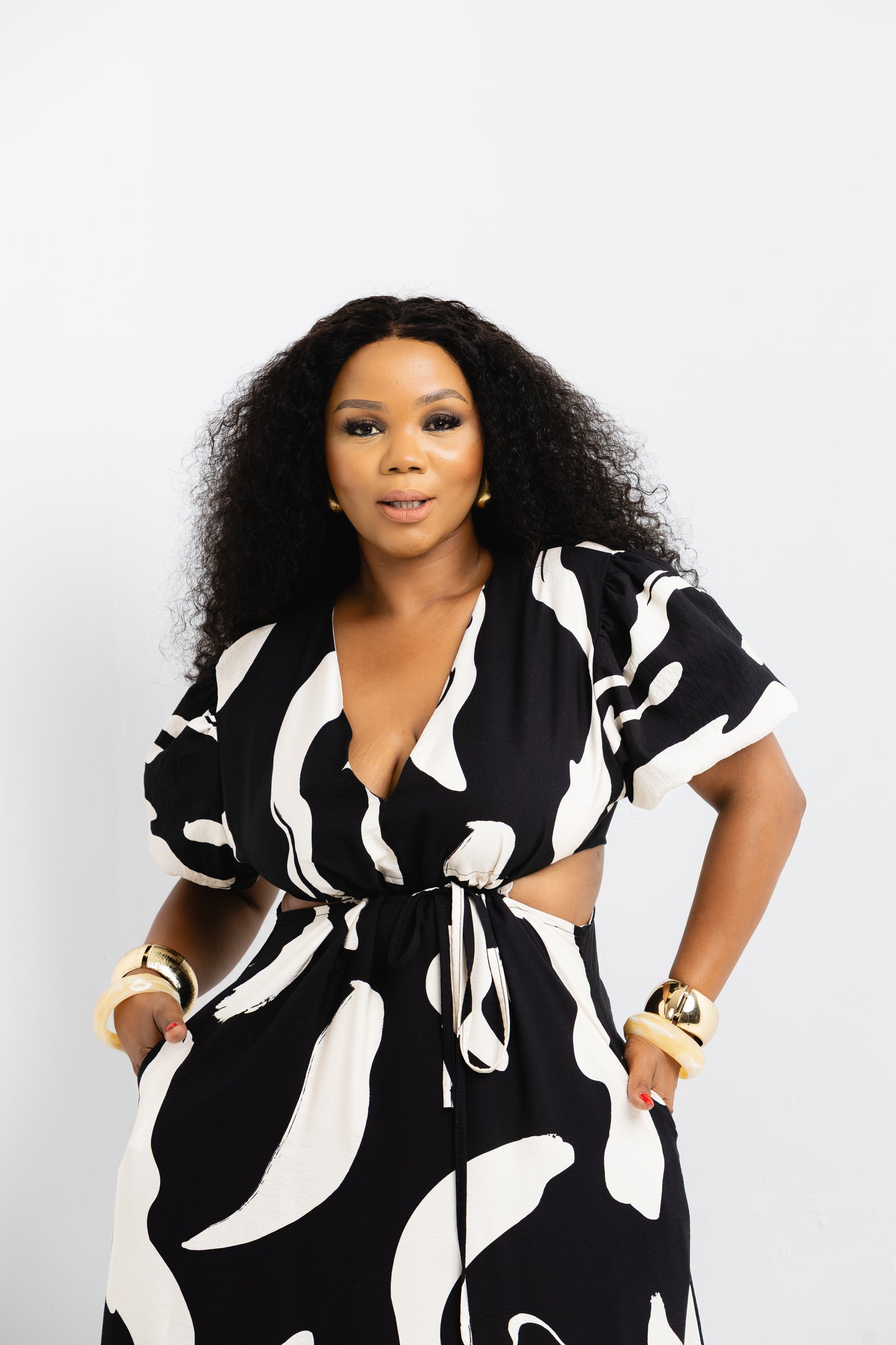 MONOCHROME CUT-OUT MAXI