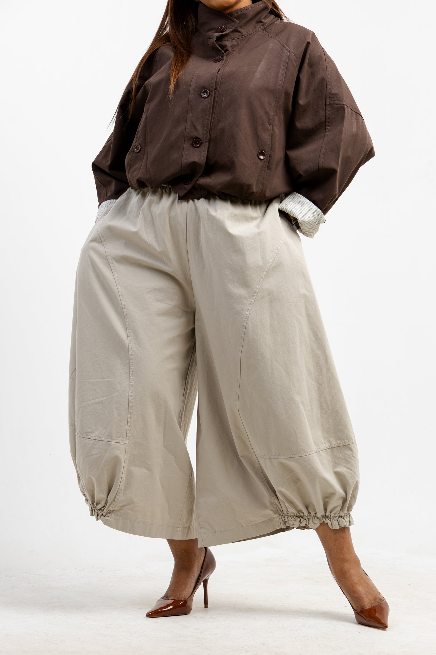 BEIGE STUDIO BARREL PANT