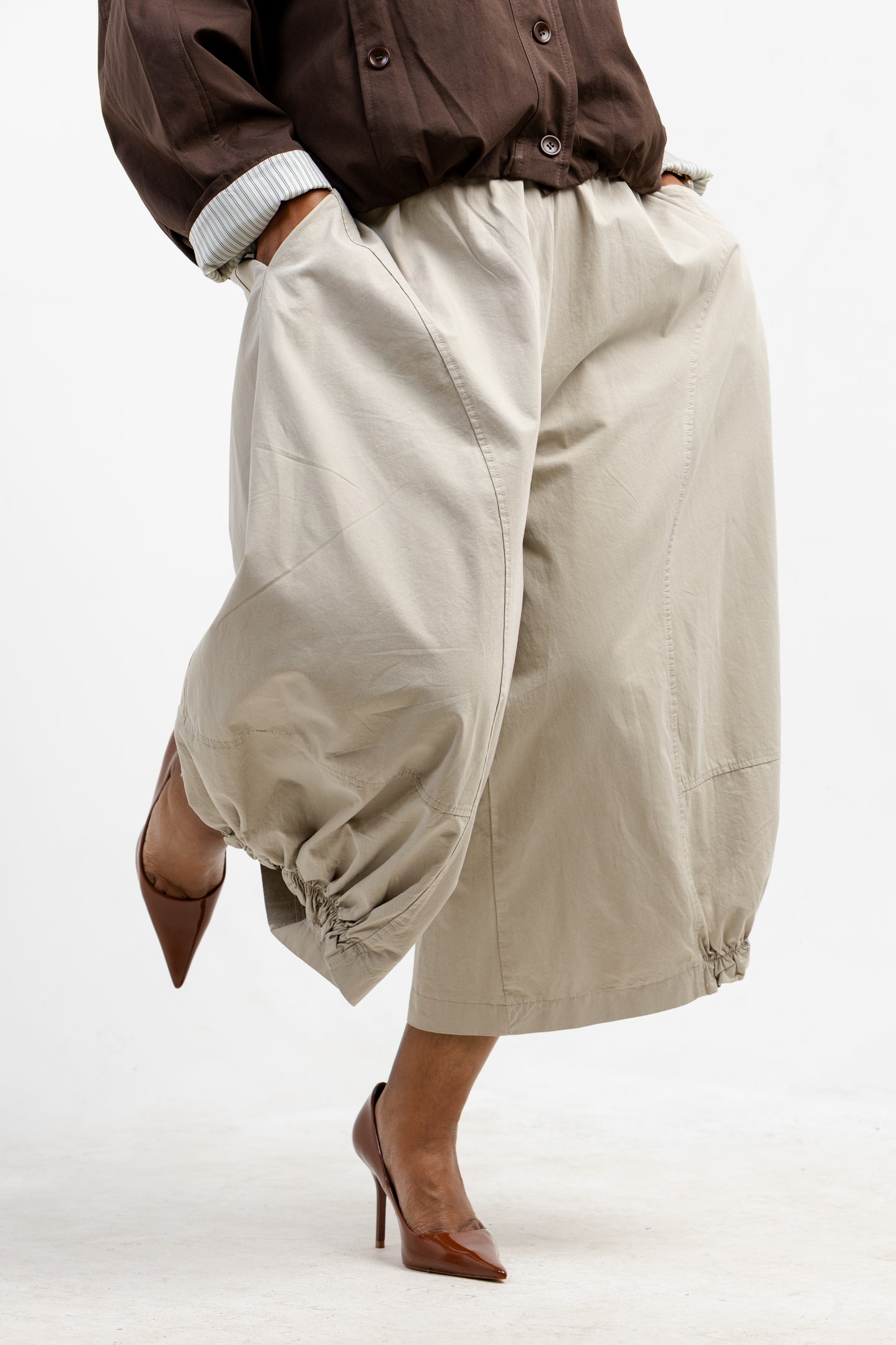 BEIGE STUDIO BARREL PANT