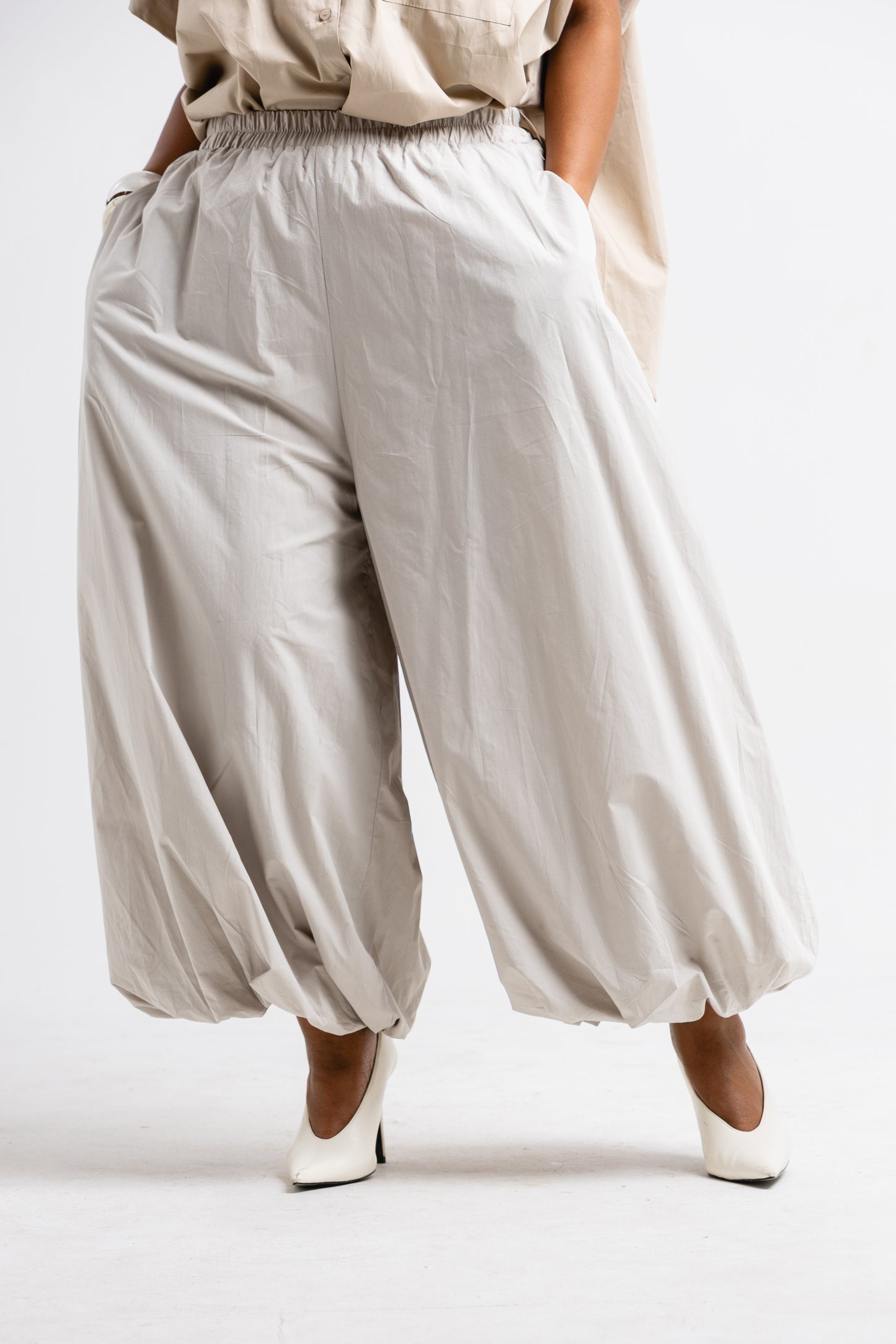 GREY BALLOON PANTS