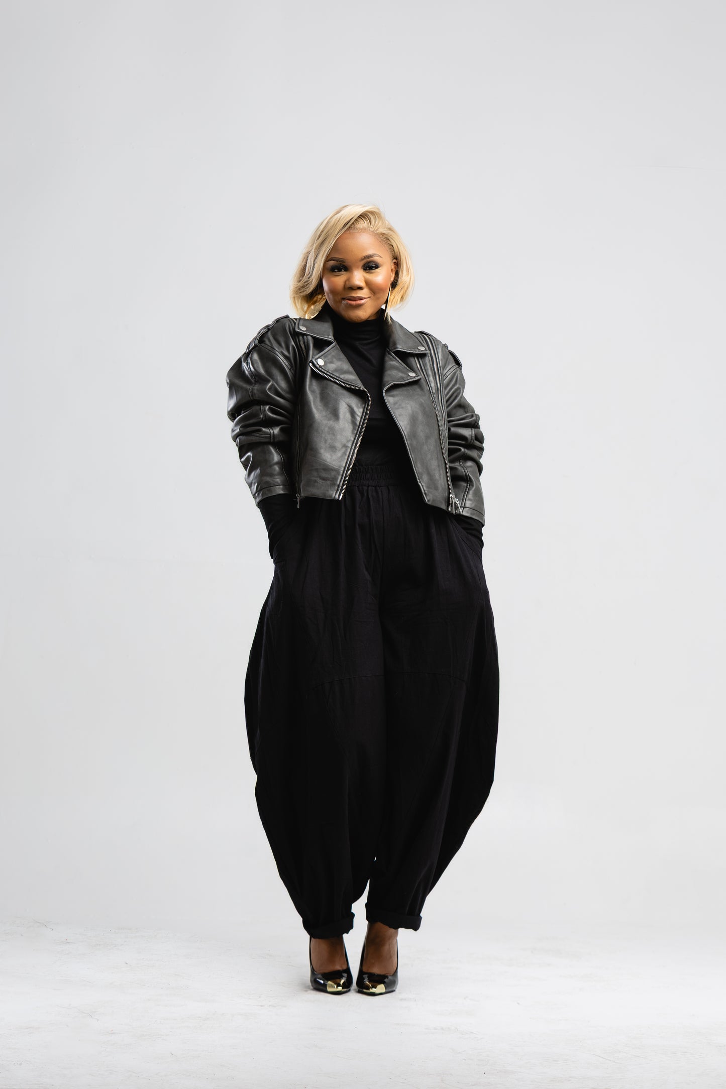 Black barrel pants