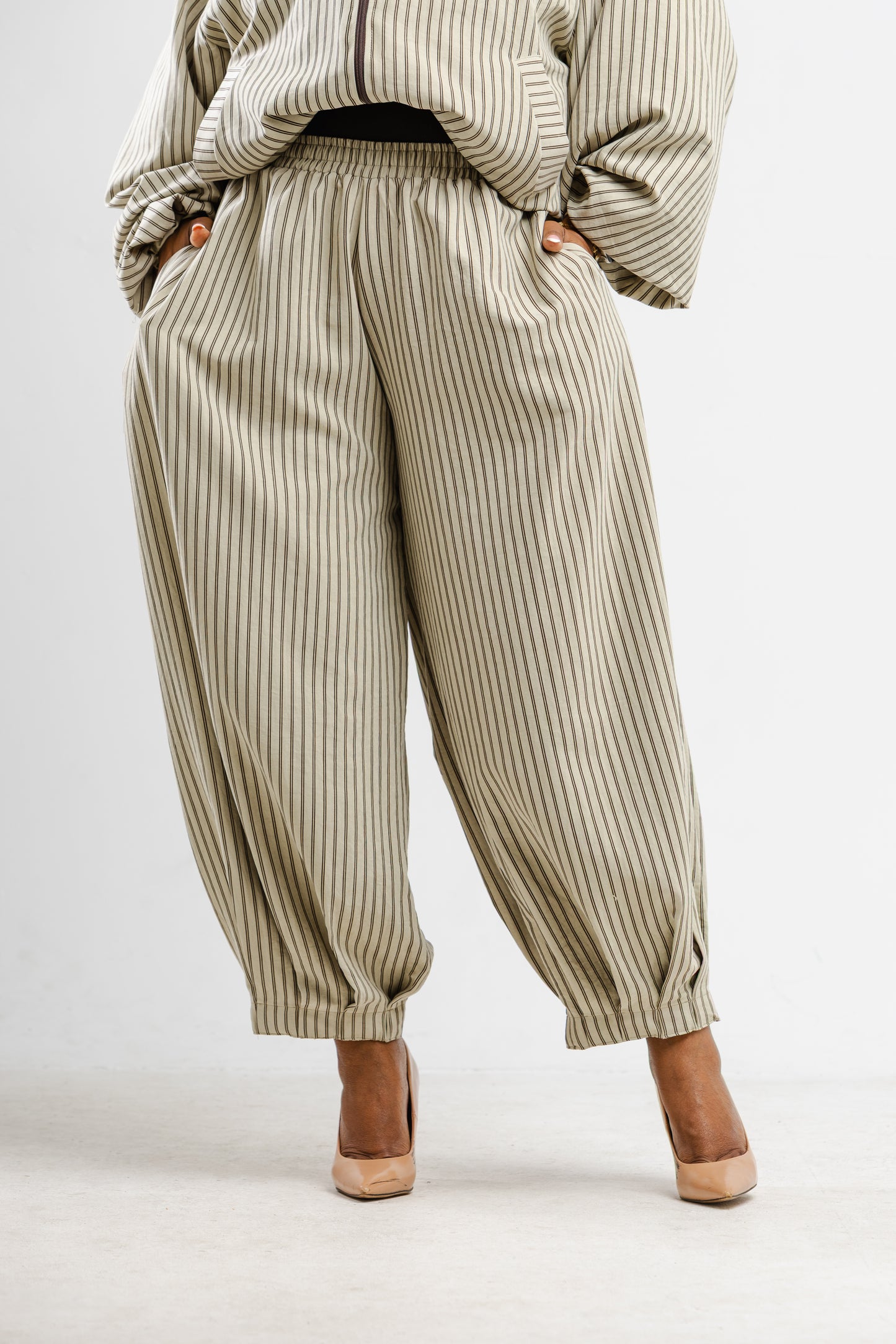 Hombakazi trackline set