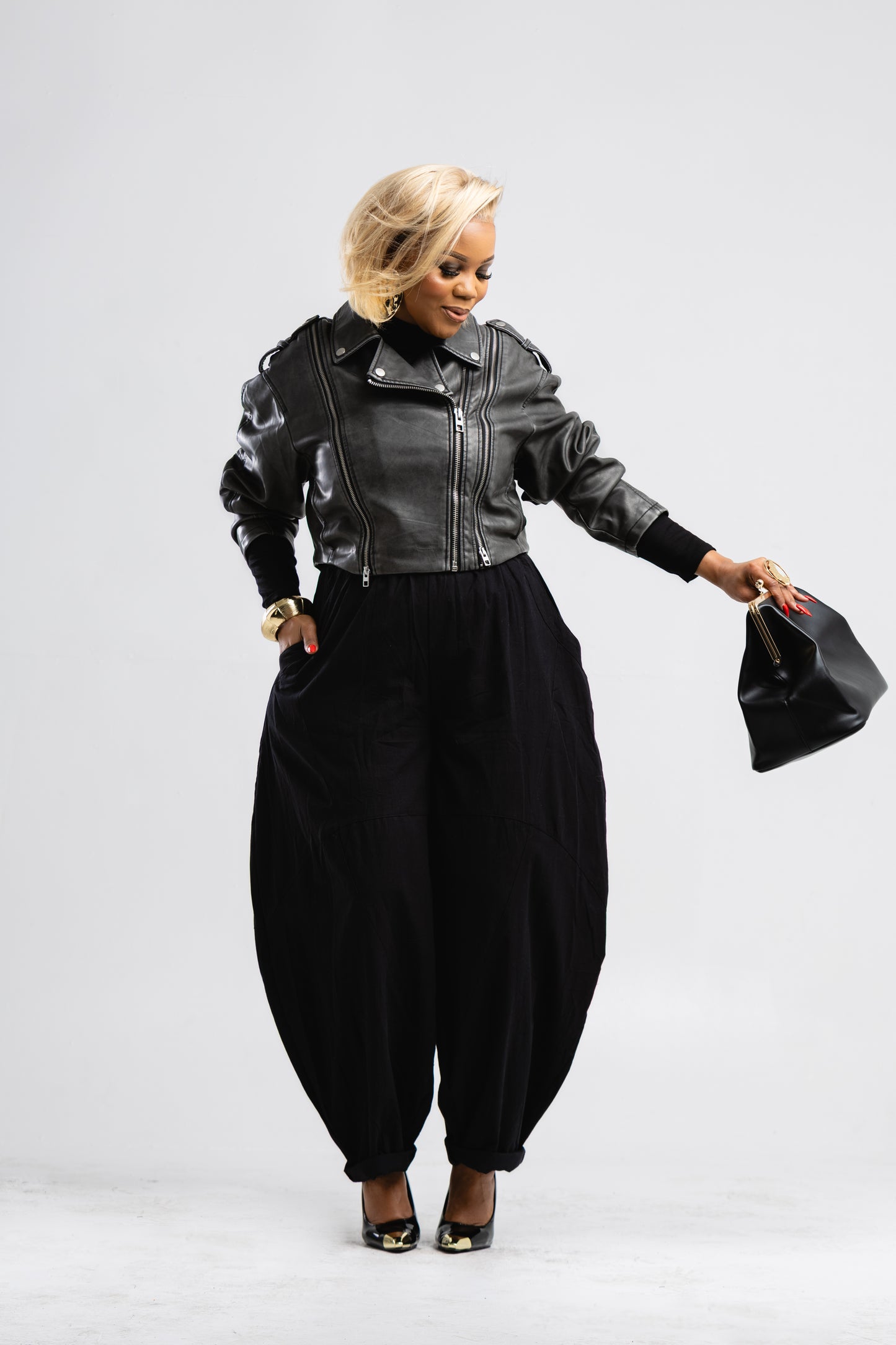 Black barrel pants
