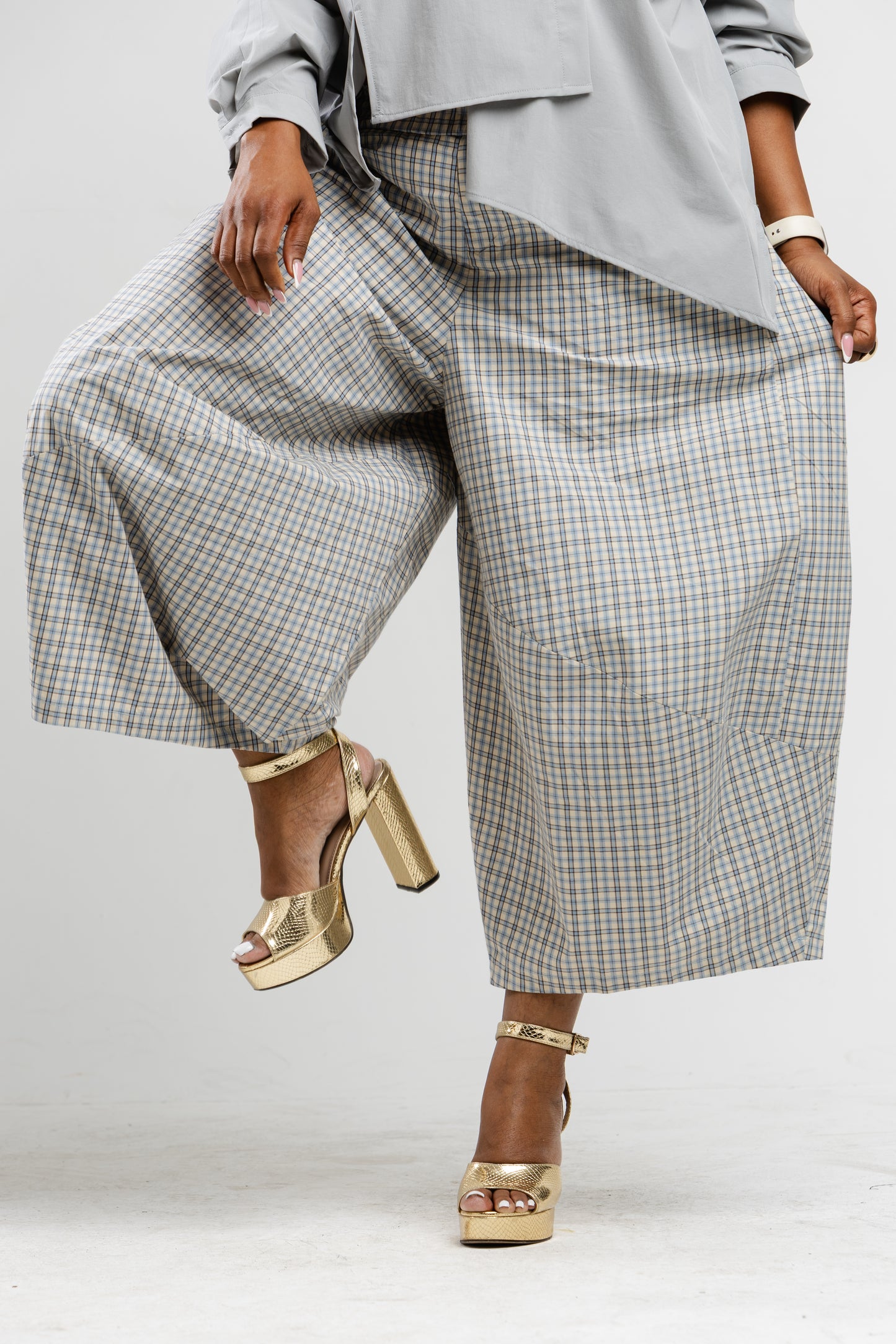Checkered barrel pants