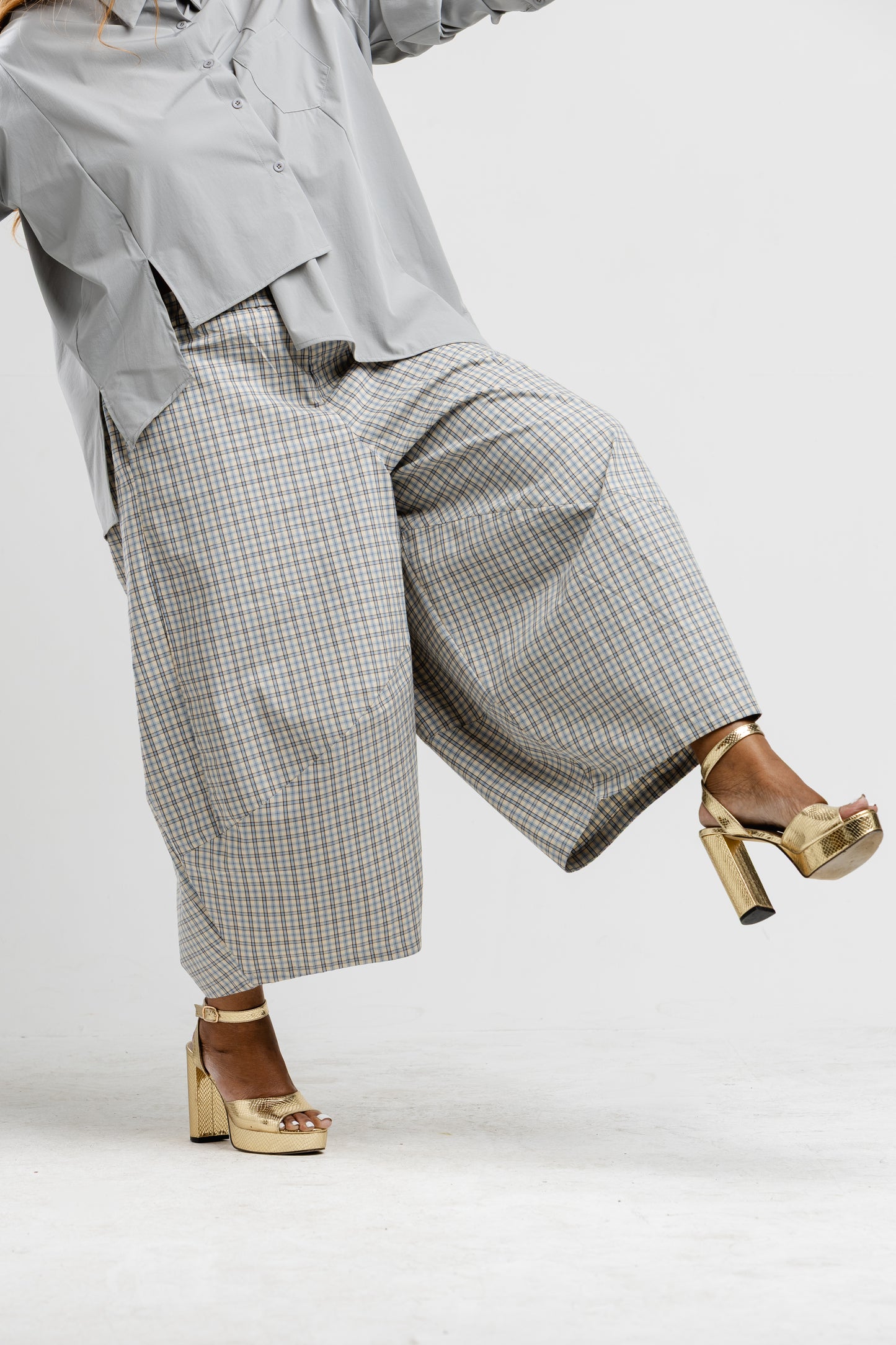 Checkered barrel pants