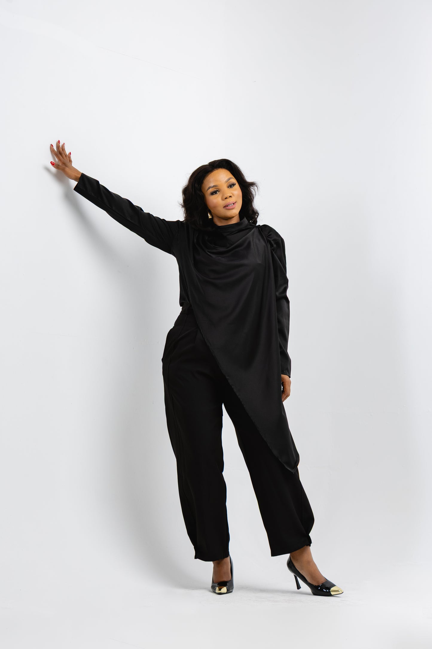 Black tappered pants