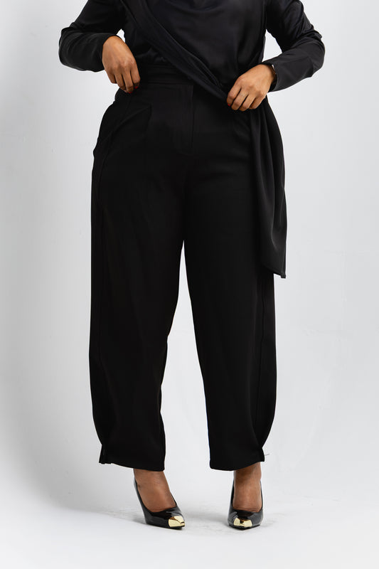 Black tappered pants
