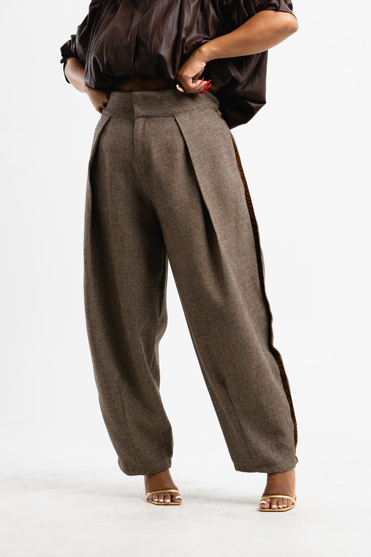 MOCHA BARREL PANTS